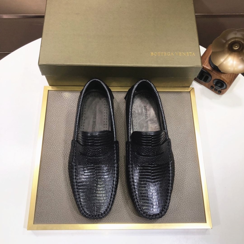 bo*te*ga Ve*ne*ta leather shoes